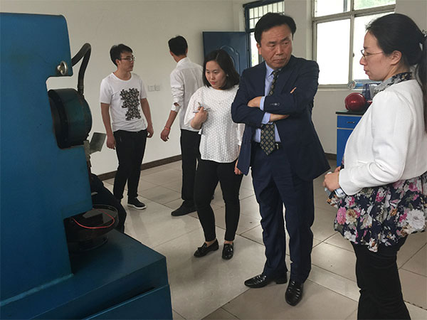 Korean clients visit the rail clip inspection facility of AGICO