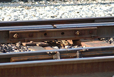 rail joint connecting steel rails